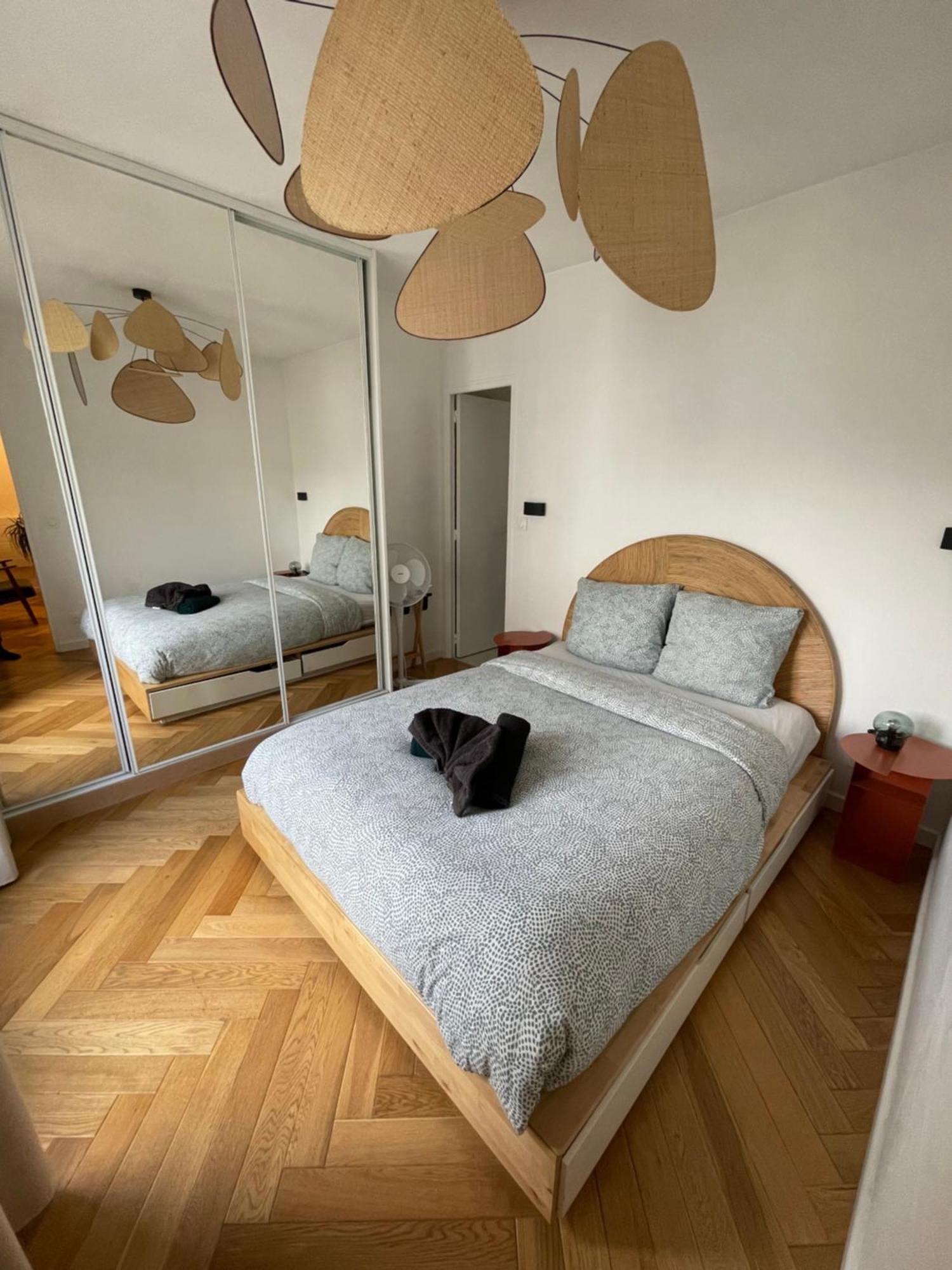 Appartamento Exclusive Flat By Luxuio - Nearby Eiffel Tower Parigi Esterno foto
